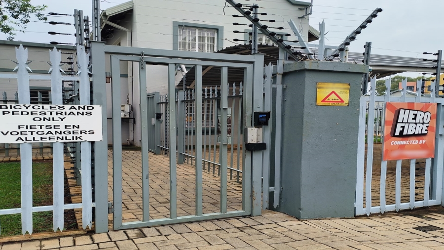 2 Bedroom Property for Sale in Kannoniers Park North West